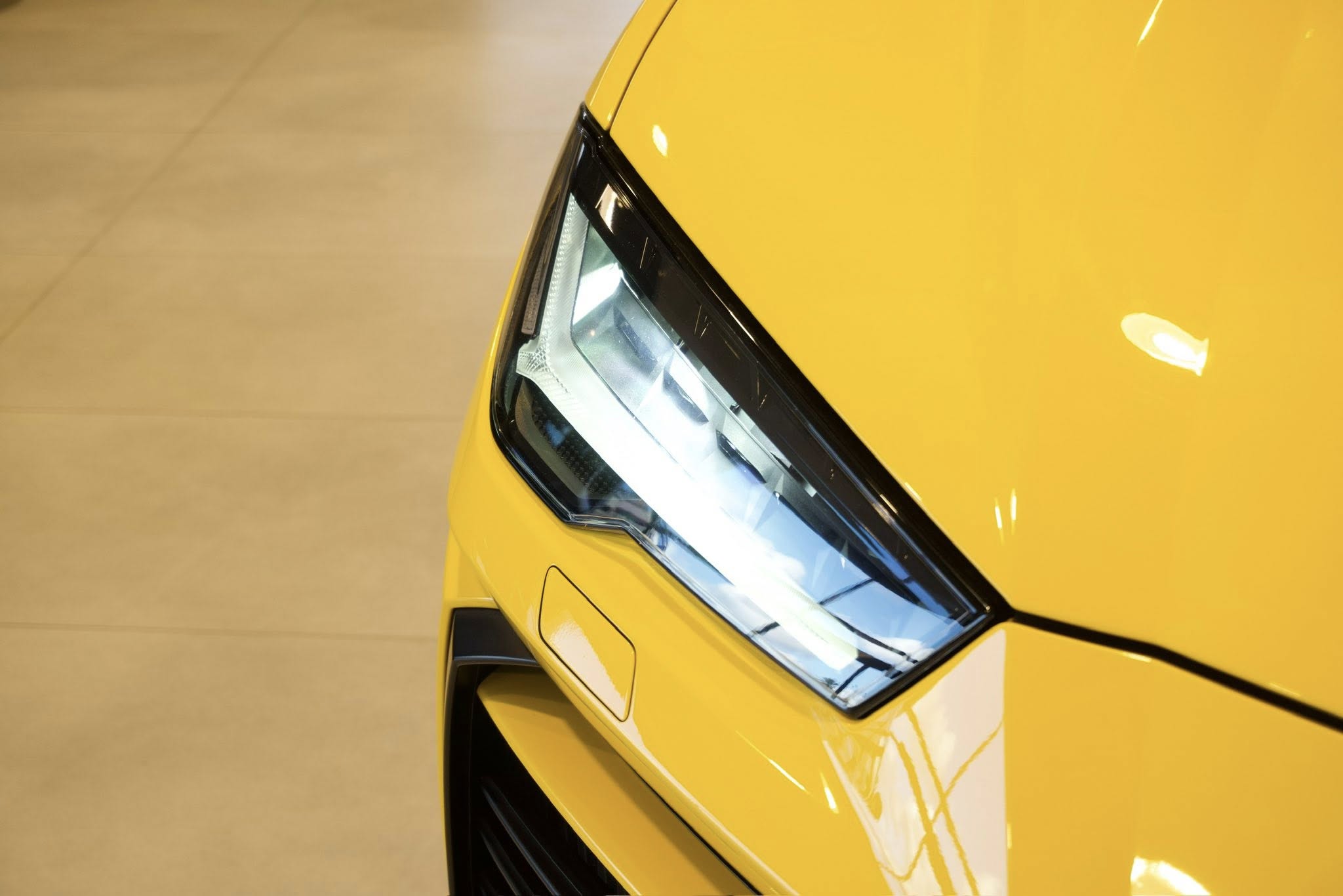 Lamborghini Urus Headlight